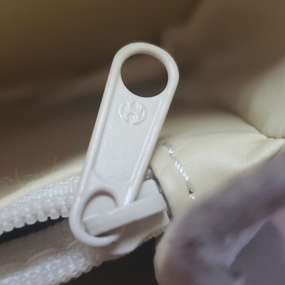 💎Pierre Balmain crossbody - Picture 8 of 8